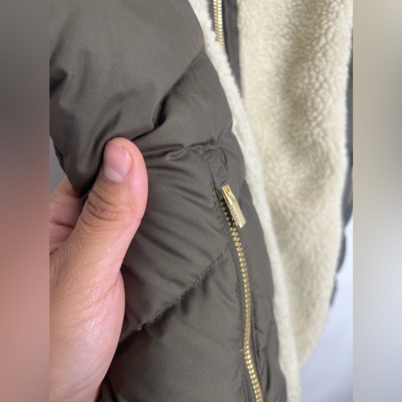 Athleta Responsible tundra goose down filled puffer vest olive green - Picture 7 of 11